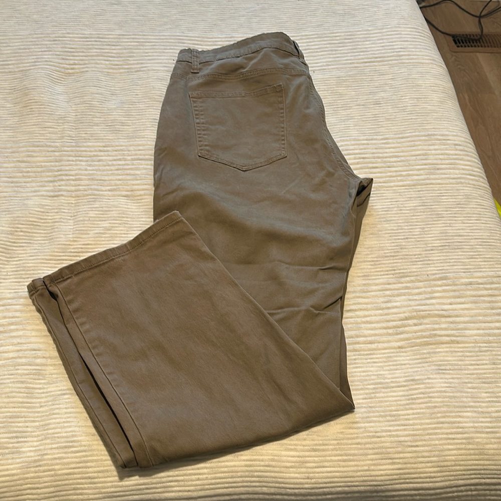 Men’s Flag and Anthem khaki jeans. 38x32. Straight leg. Like new.